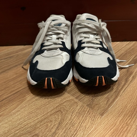 Adidas women’s size 8 - Picture 4 of 7